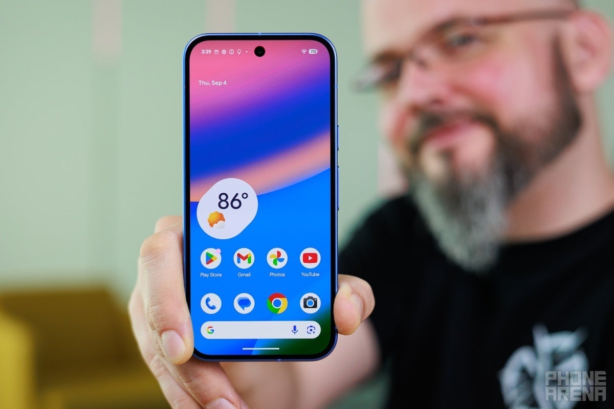 Google Pixel 10 screen