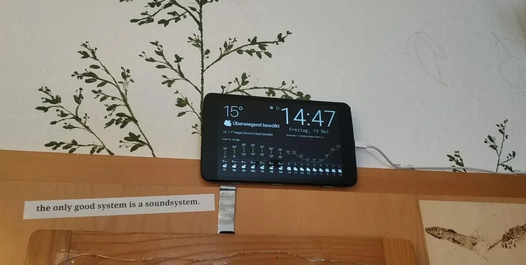 10-year old tablet as a weather station | Image by Reddit - Why I&rsquo;m still using a decade-old tablet (and no, it&rsquo;s not for watching movies)