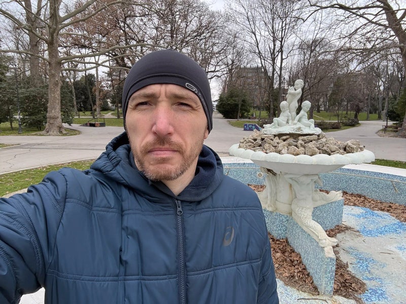 I used to think more cameras meant better photos, but the iPhone 17e proved me wrong