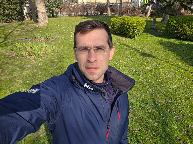 How to take awesome selfies with the Galaxy S26 Ultra