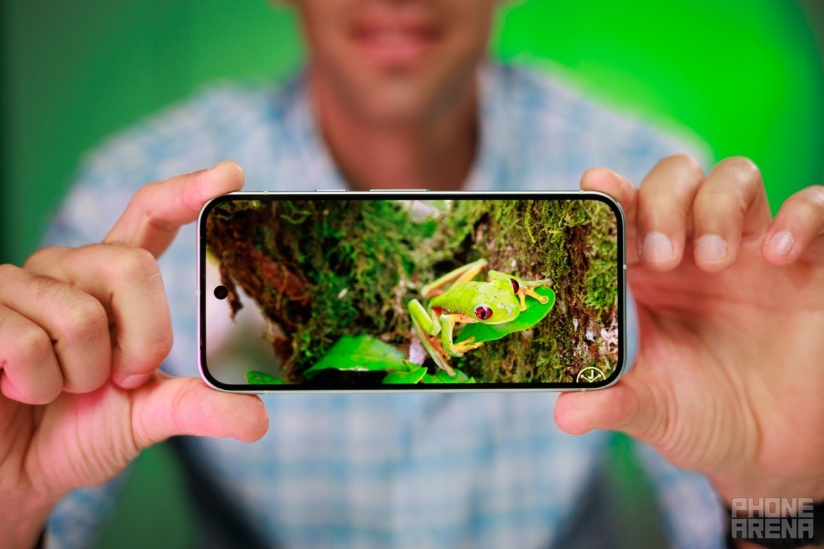 Google Pixel 9 screen