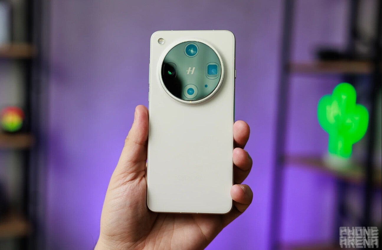 Rear view of the Oppo Find X8 Ultra. 