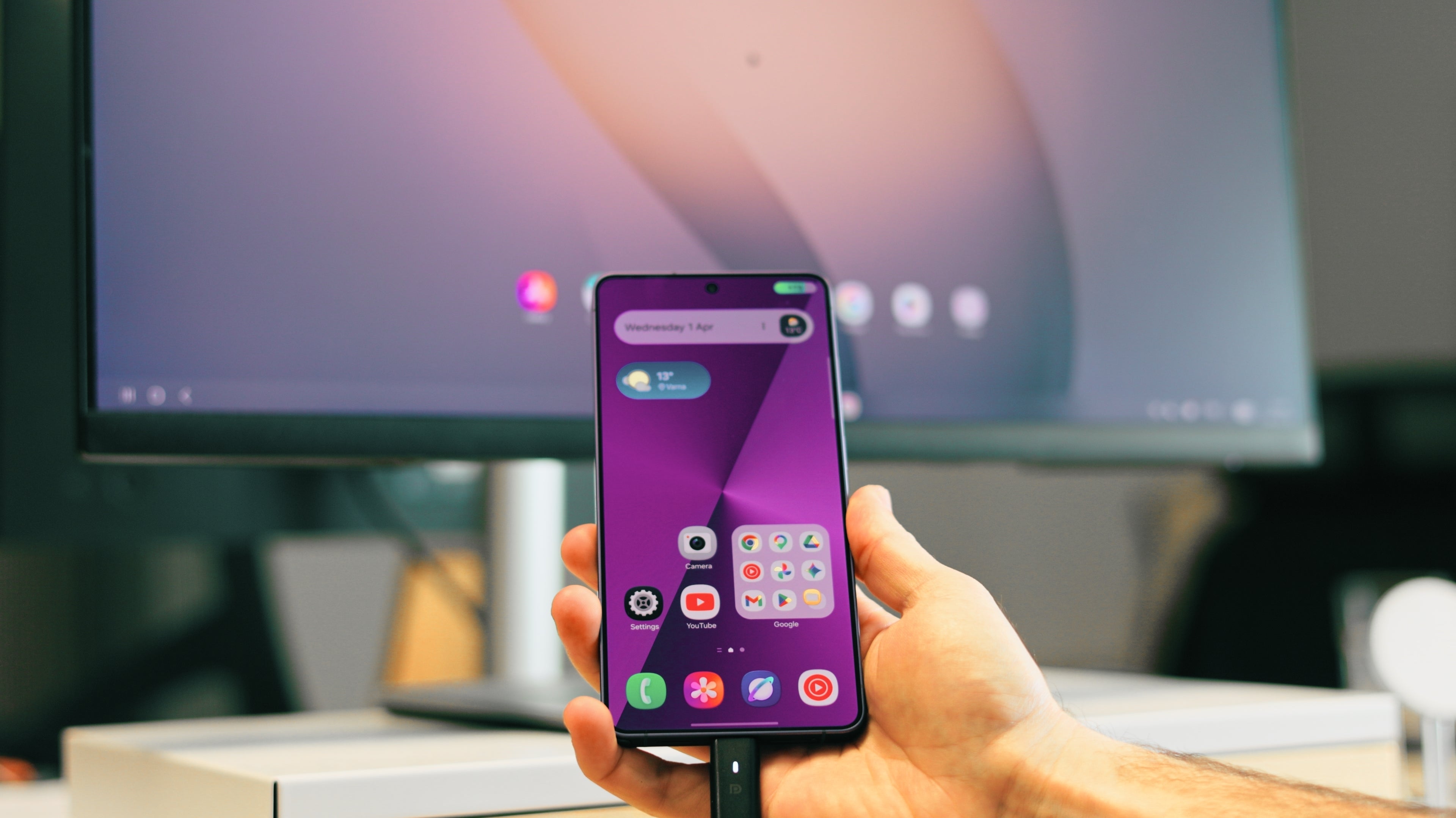 It's super easy to use DeX | Image by PhoneArena - Using a Galaxy S26 Ultra to vlog and edit an entire day