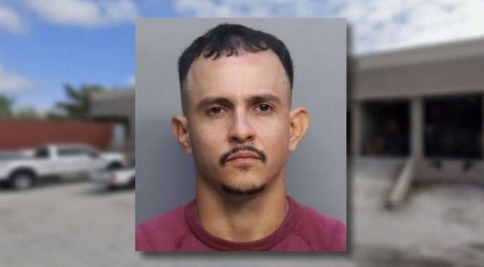 Mug shot of man who pretended to be a T-Mobile rep.