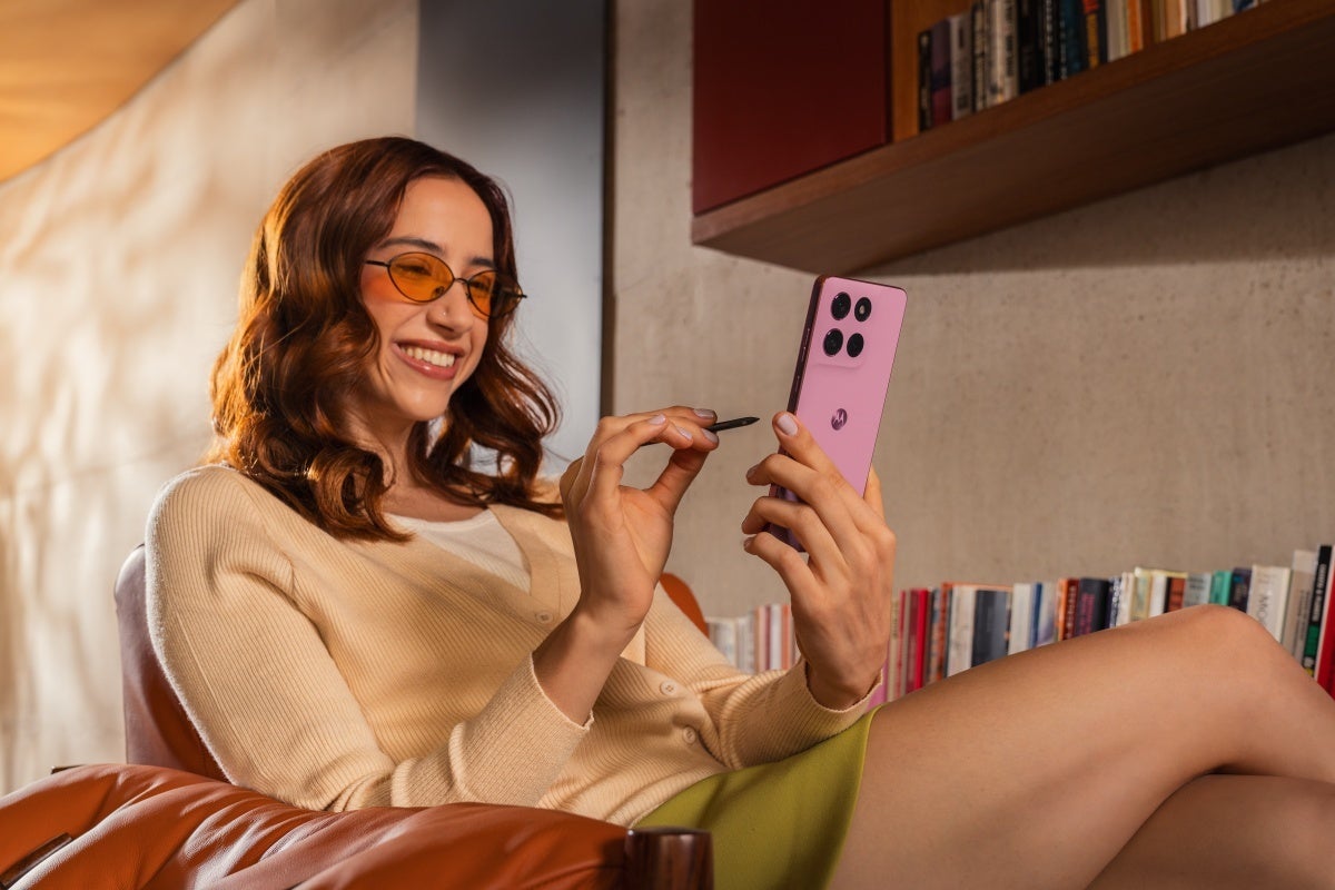 Motorola Moto G Stylus (2026) with active pen