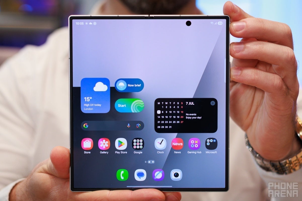 Samsung Galaxy Z Fold 7 primary screen