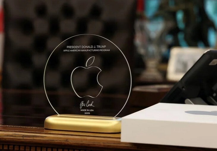 The Glass and Gold present Tim Cook gave to President Trump last year. | Image by Apple - Trump praises Tim Cook and notes how he made Apple's CEO "kiss my ass"