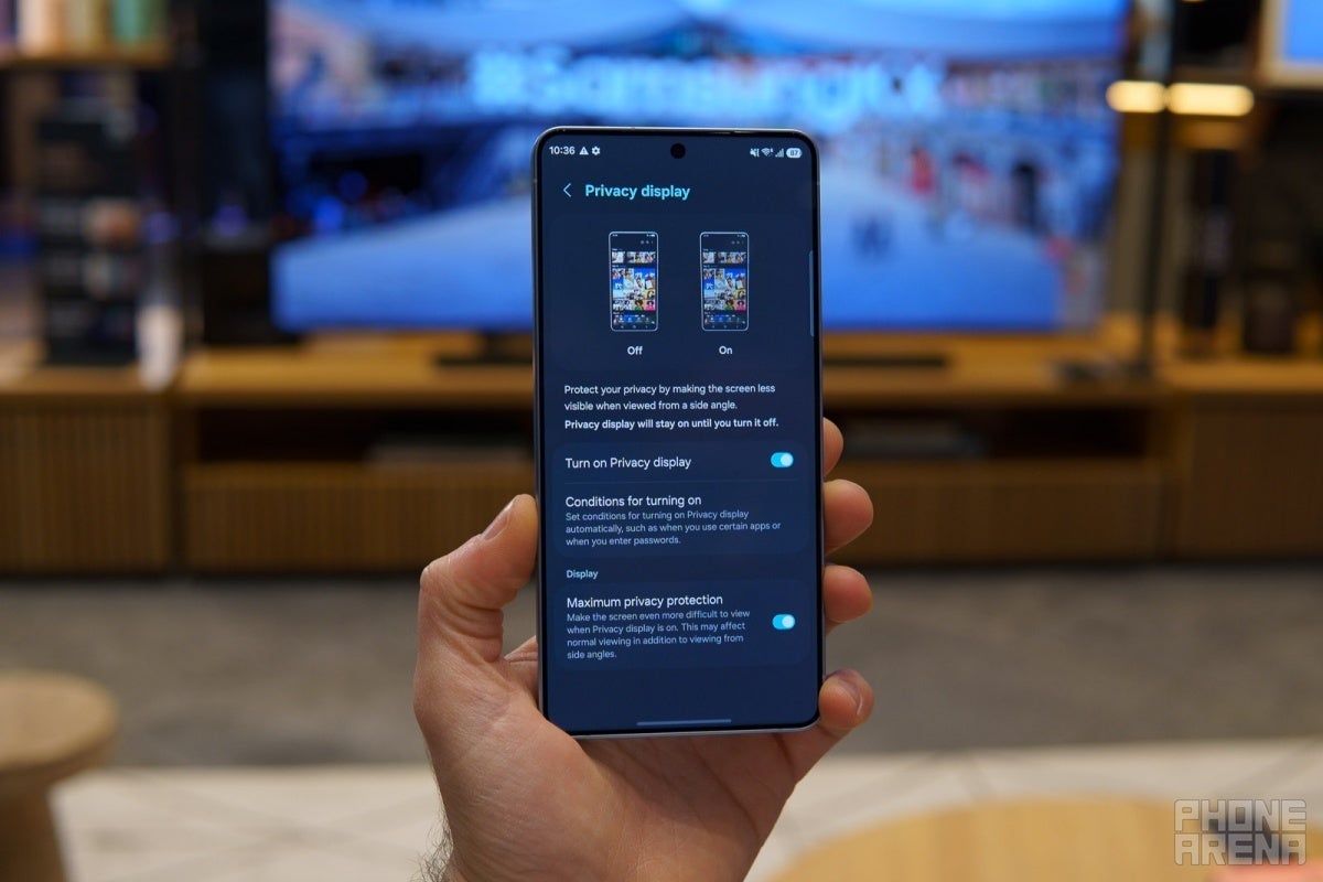 Privacy Display feature on the Samsung Galaxy S26 Ultra