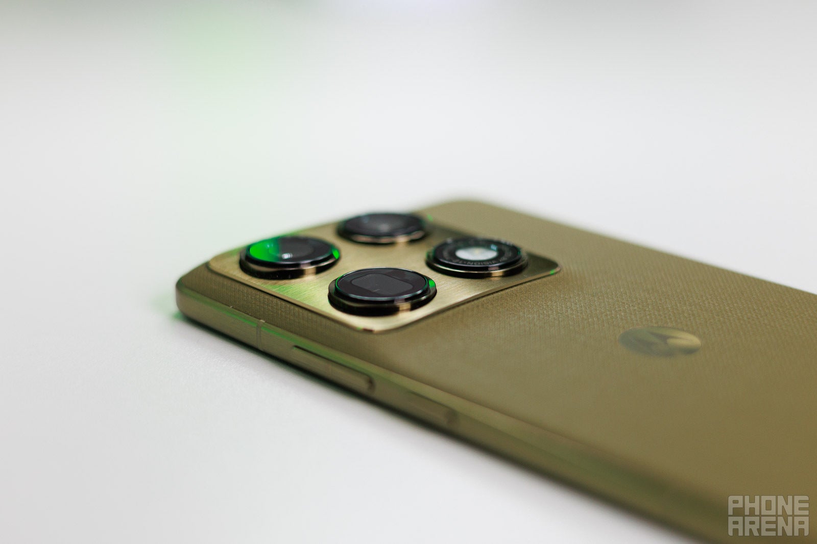 Nothing a case can't fix. | Image by PhoneArena - Motorola Signature design highlight: Striking the perfect balance between form and function