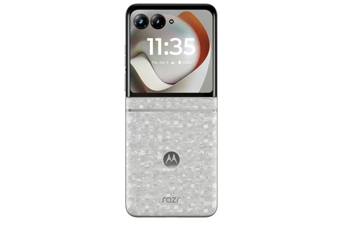 Official Motorola Razr (2026) image in Bright White color