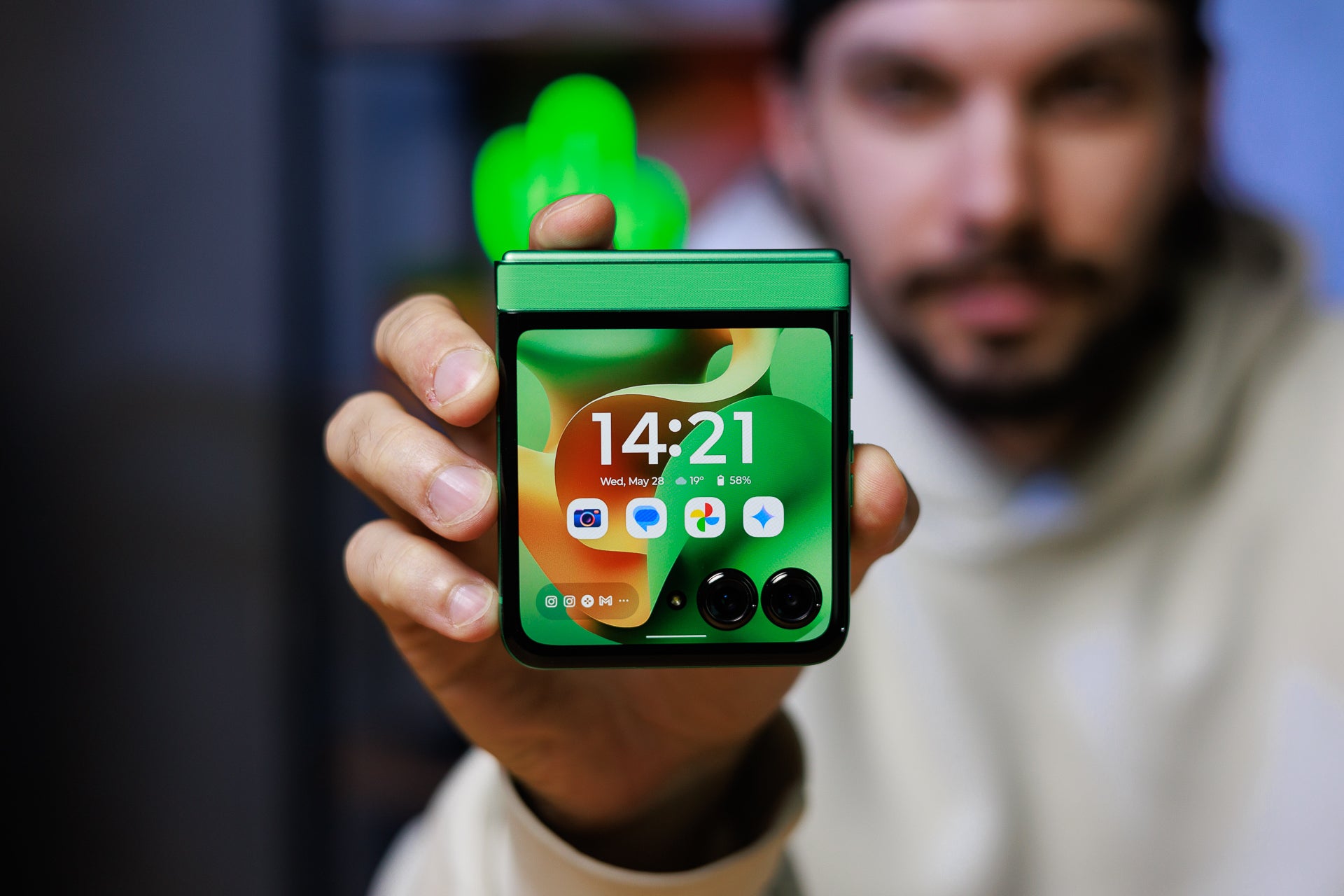 The Razr (2025) is definitely among the sleekest phones out there. | Image by PhoneArena - The $0/mo Razr (2025) at Total Wireless is Verizon&rsquo;s best-kept secret this May