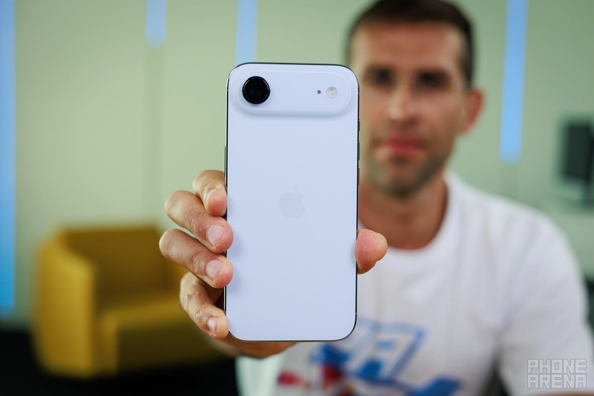 Apple iPhone Air camera