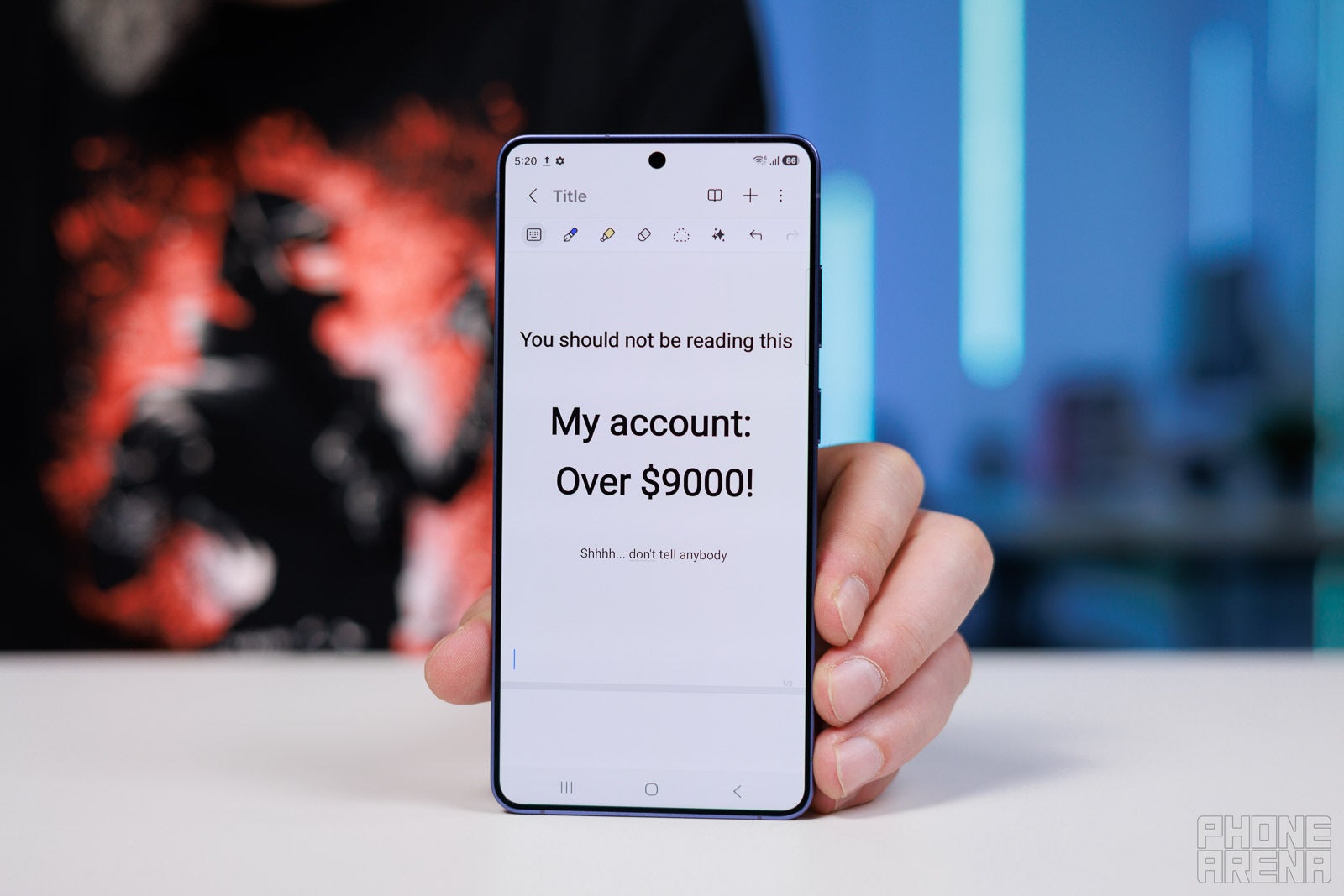 Please don't look at my banking details | Image by PhoneArena - Samsung Privacy Display: not a disappointment, here&rsquo;s how to use it