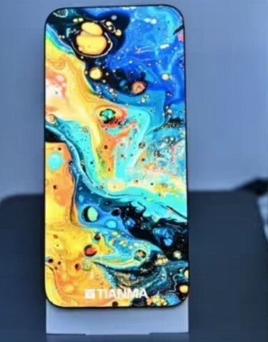 Photo shows Tianma's record breaking AMOLED panel with bezels as small as.35 mm | Image by Ice Universe - Check out the smartphone display with the smallest bezels yet