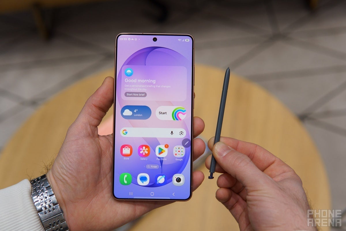 Samsung Galaxy S26 Ultra with S Pen