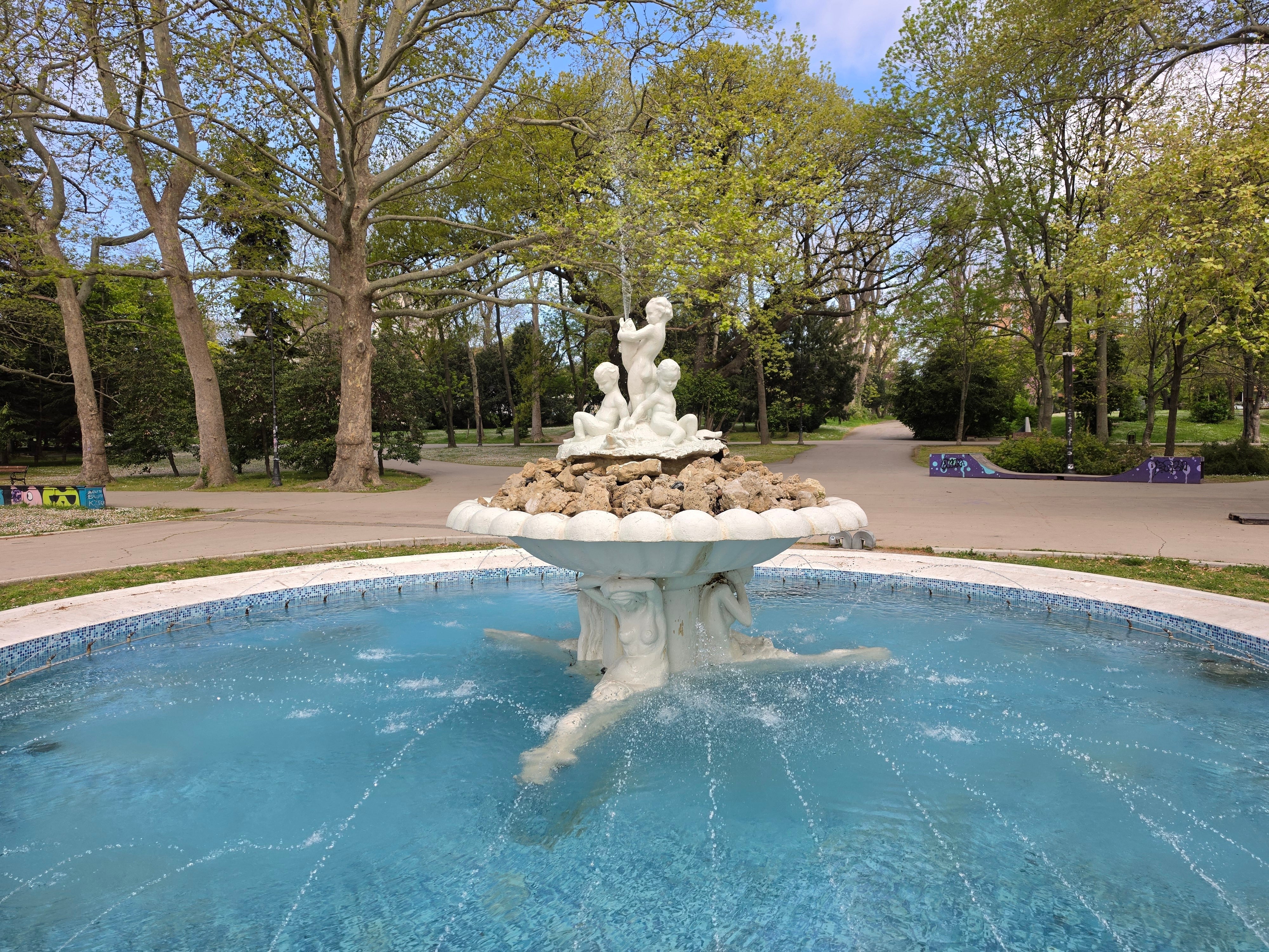 Galaxy S26 Ultra - Sony Xperia 1 VIII vs Galaxy S26 Ultra: Sample Photos Comparison