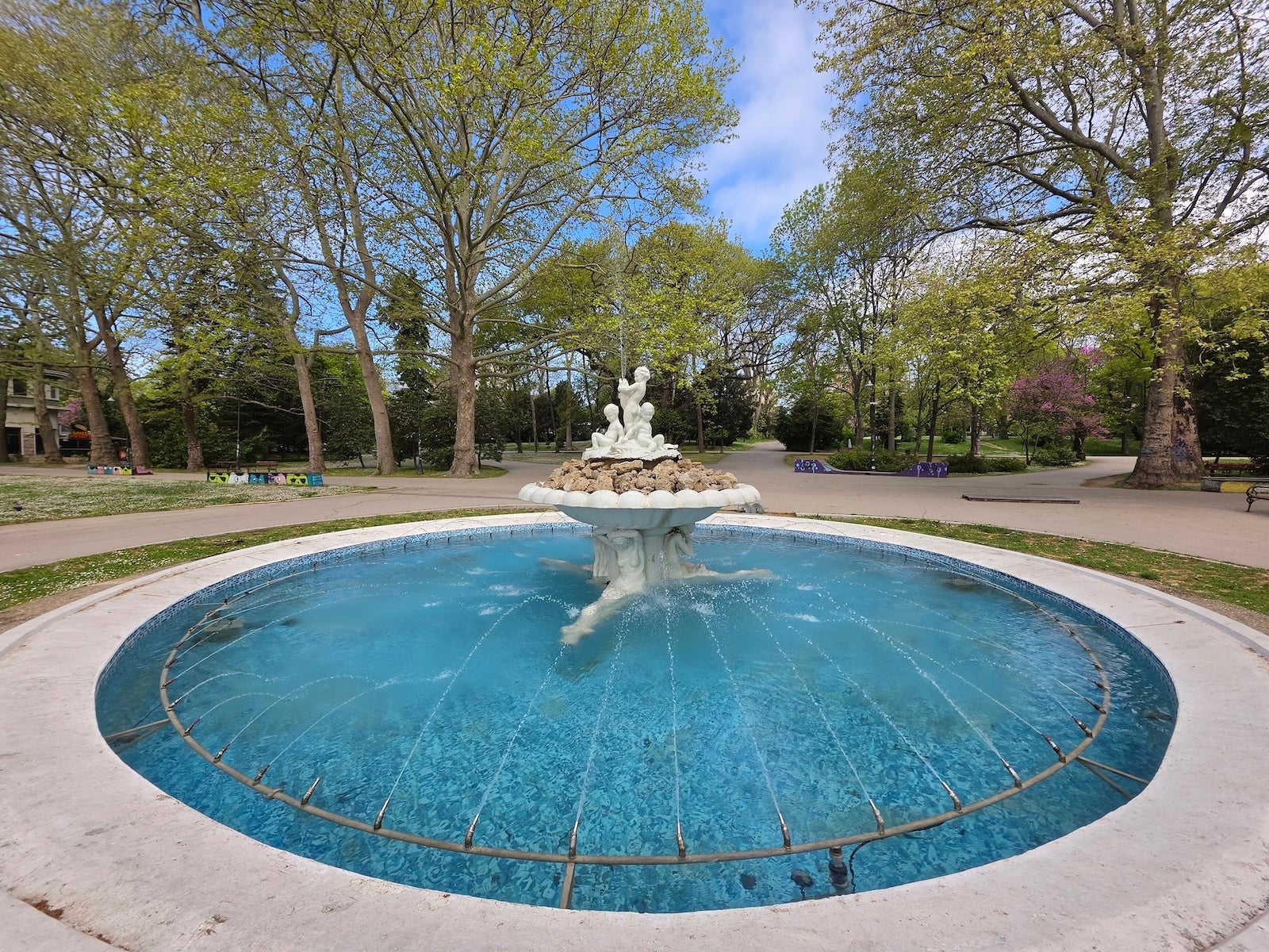 Galaxy S26 Ultra - Sony Xperia 1 VIII vs Galaxy S26 Ultra: Sample Photos Comparison