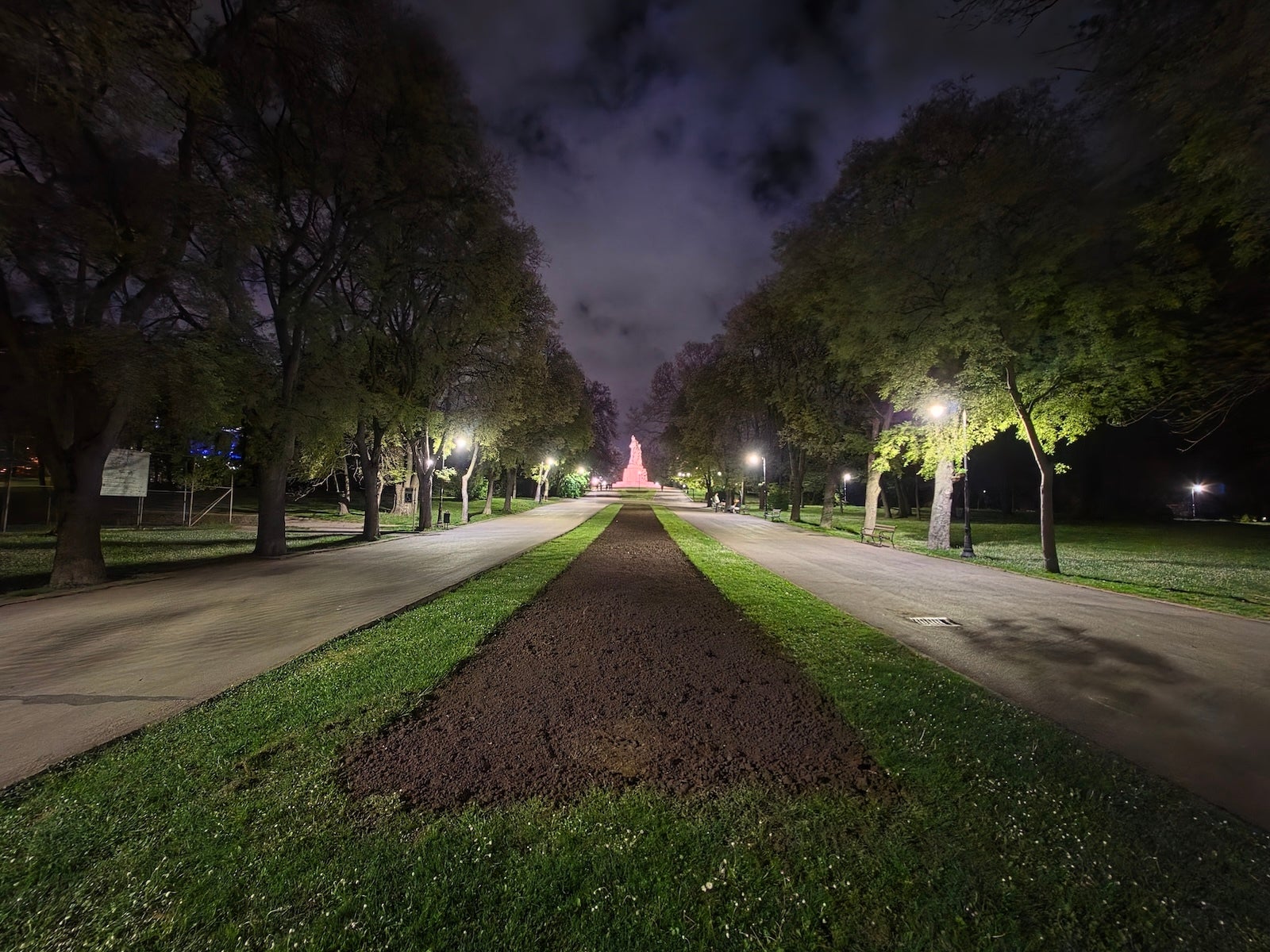 Galaxy S26 Ultra - Sony Xperia 1 VIII vs Galaxy S26 Ultra: Sample Photos Comparison