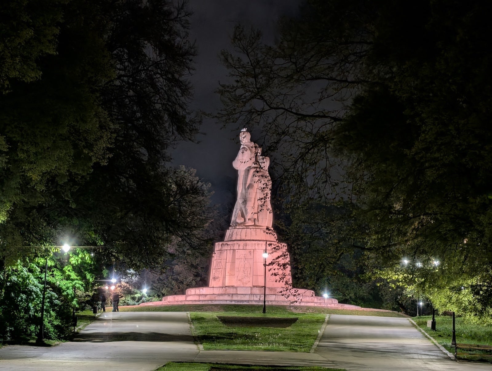 Pixel 10 Pro XL - Sony Xperia 1 VIII vs Pixel 10 Pro XL: Sample Photos Comparison