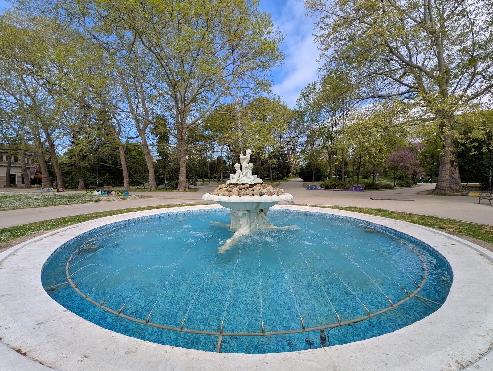 Pixel 10 Pro XL - Sony Xperia 1 VIII vs Pixel 10 Pro XL: Sample Photos Comparison