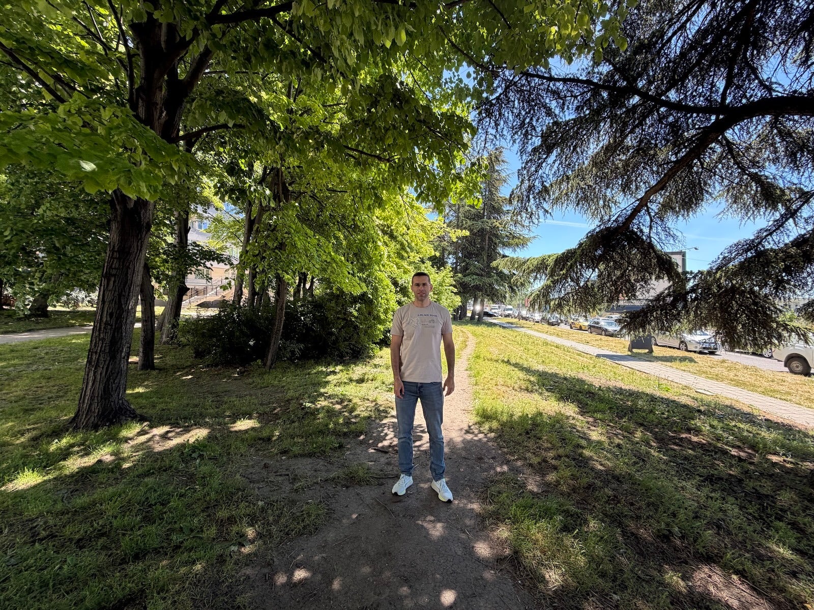 iPhone 17 Pro - Vivo X300 Ultra vs iPhone 17 Pro: Sample Photos Comparison