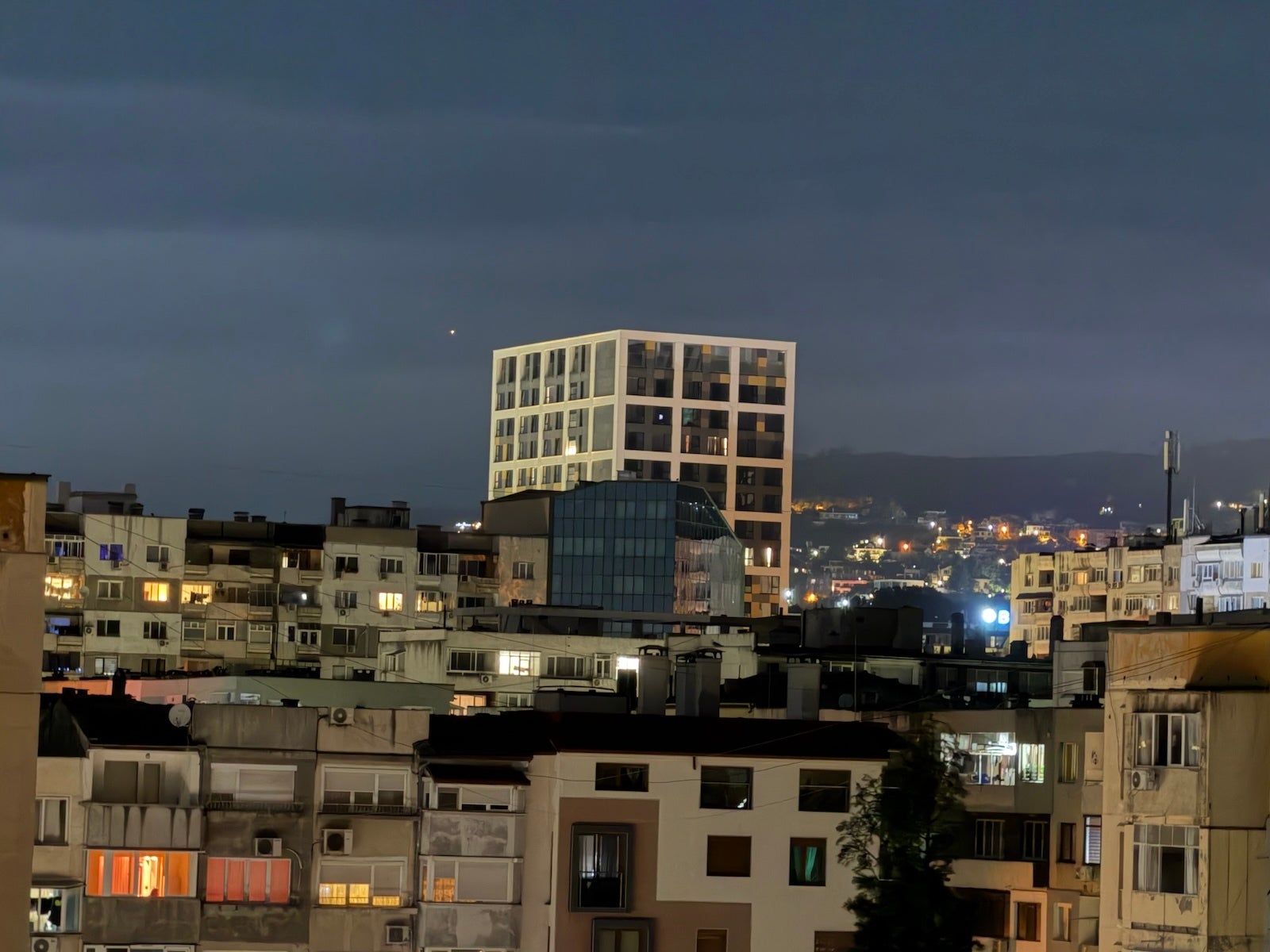 iPhone 17 Pro - The best phone camera you’ve never heard of vs iPhone 17 Pro: My real-world test