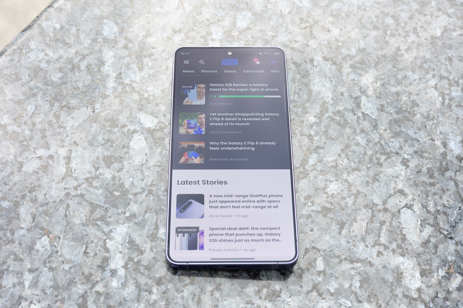 At approximately 15 degrees, the S26 Ultra remains perfectly legible. | Image by PhoneArena - The Galaxy S26 Ultra is ahead of the competition in our outdoor visibility test