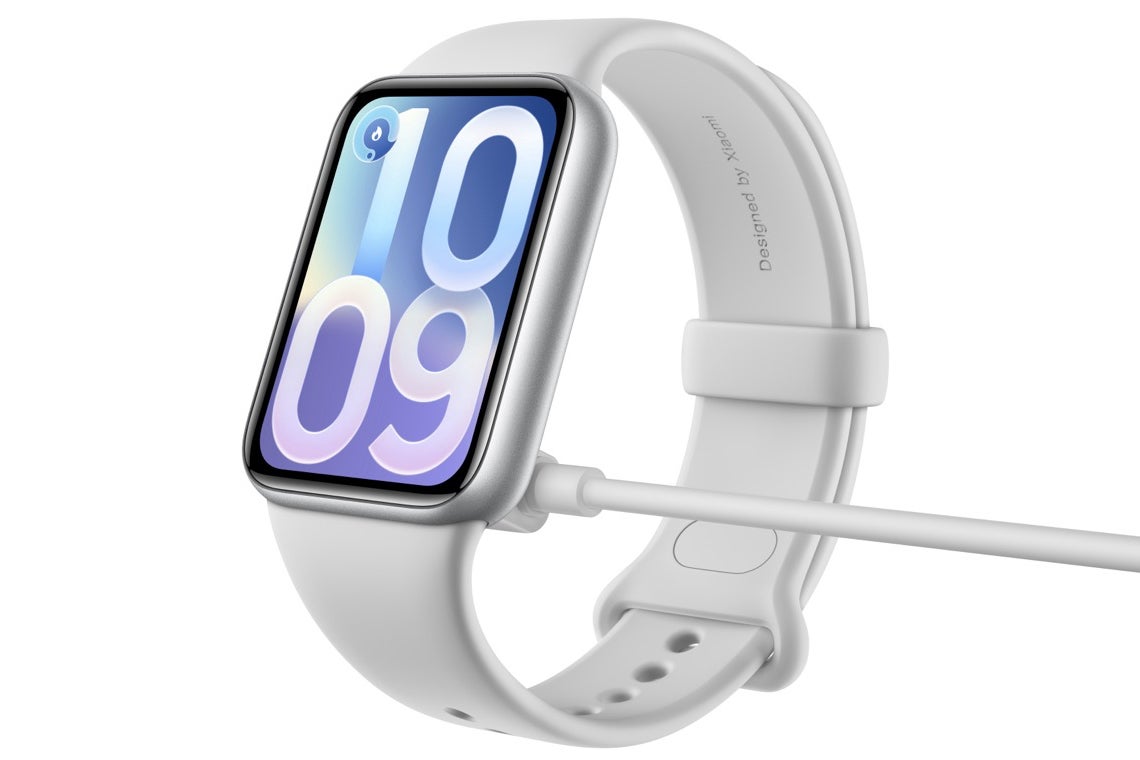 Xiaomi Smart Band 10 Pro battery charging