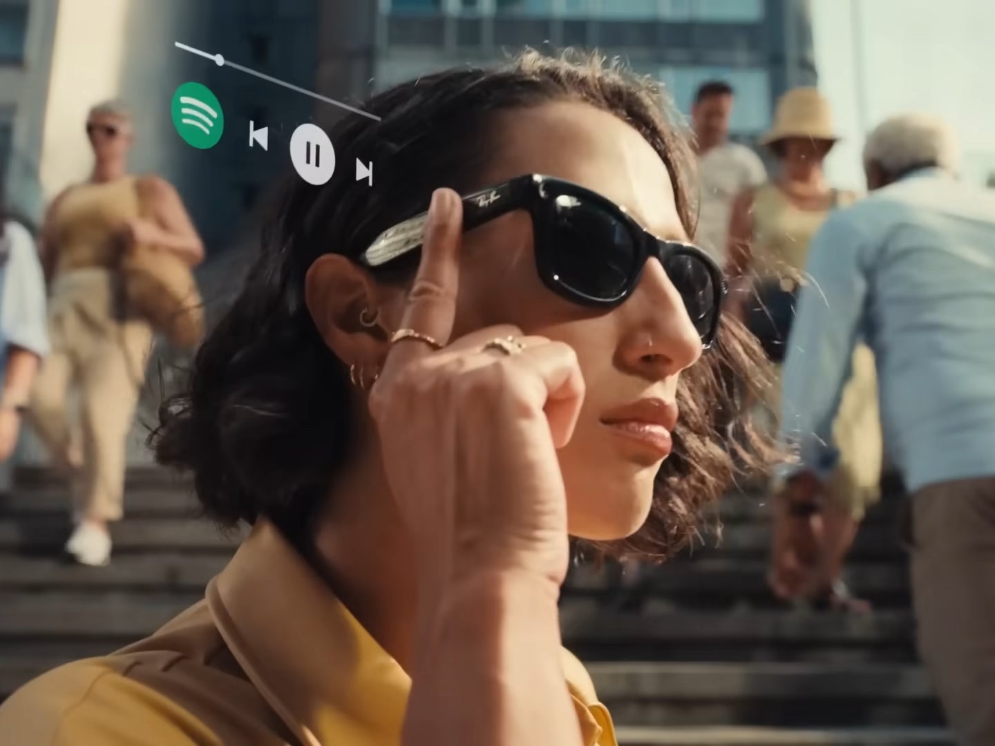 Using the Meta Ray-Ban smart glasses in public