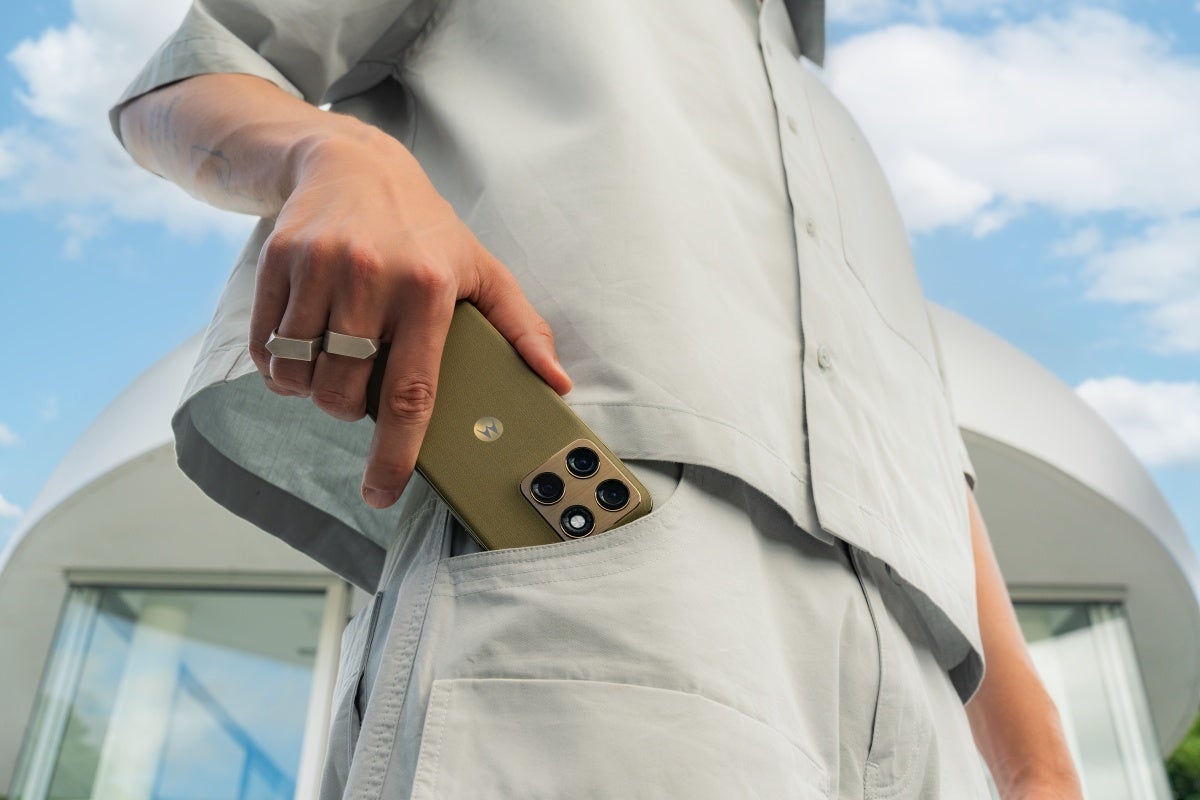 Motorola Edge (2026) lifestyle picture