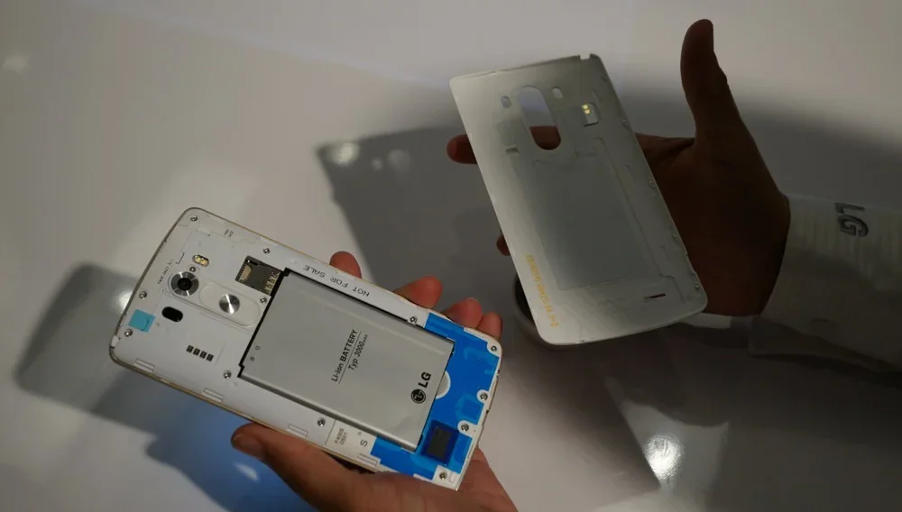 The LG G3 was super thin and yet it features a user-replaceable battery. | Image by Droid Life - User-replaceable batteries are something people apparently want in their phones
