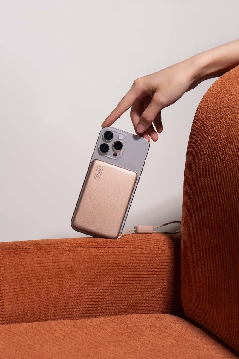 Sleek, very powerful: Iniu SnapGo Air magnetic power bank