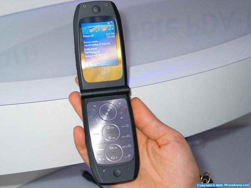 Qtek unveils its first clamshell EDGE music phone - 8500