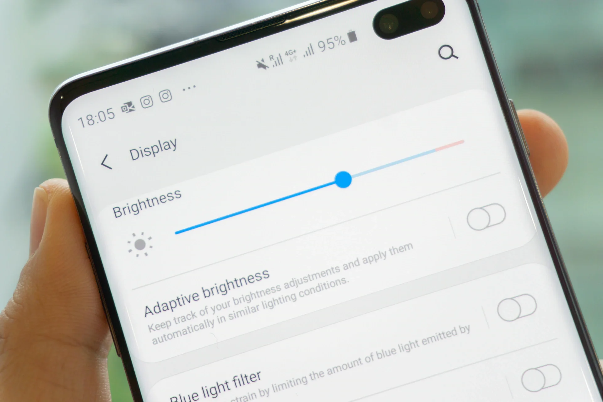 Human eyes perceive brightness in a logarithmic way. | Image by Samsung - A 10,000-nit display on a phone? It might be coming, but there's a catch