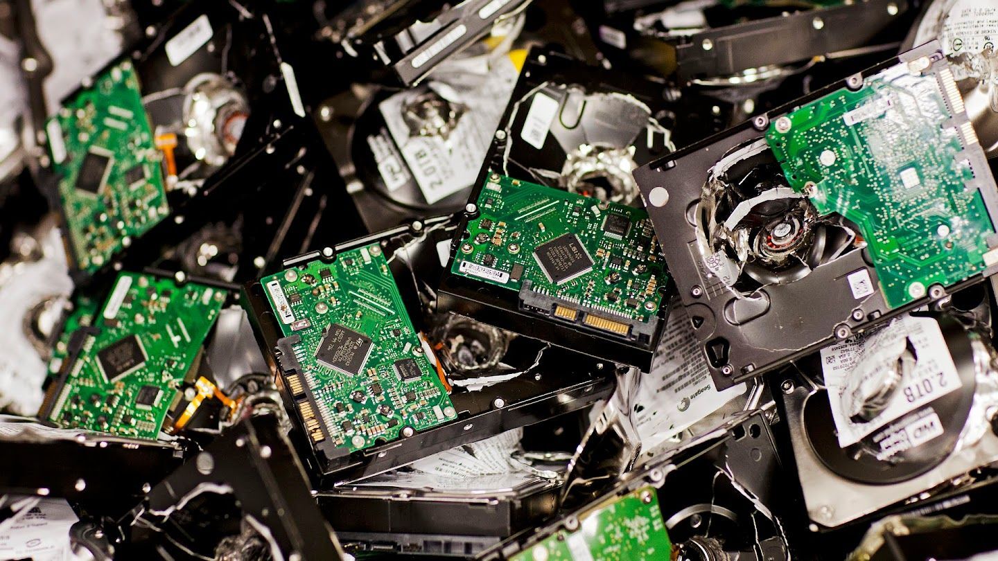 Electronic waste is a real thing, using phones to power data centers might be a possible solution. | Image by Google - Google wants to use your old phone to power a data center