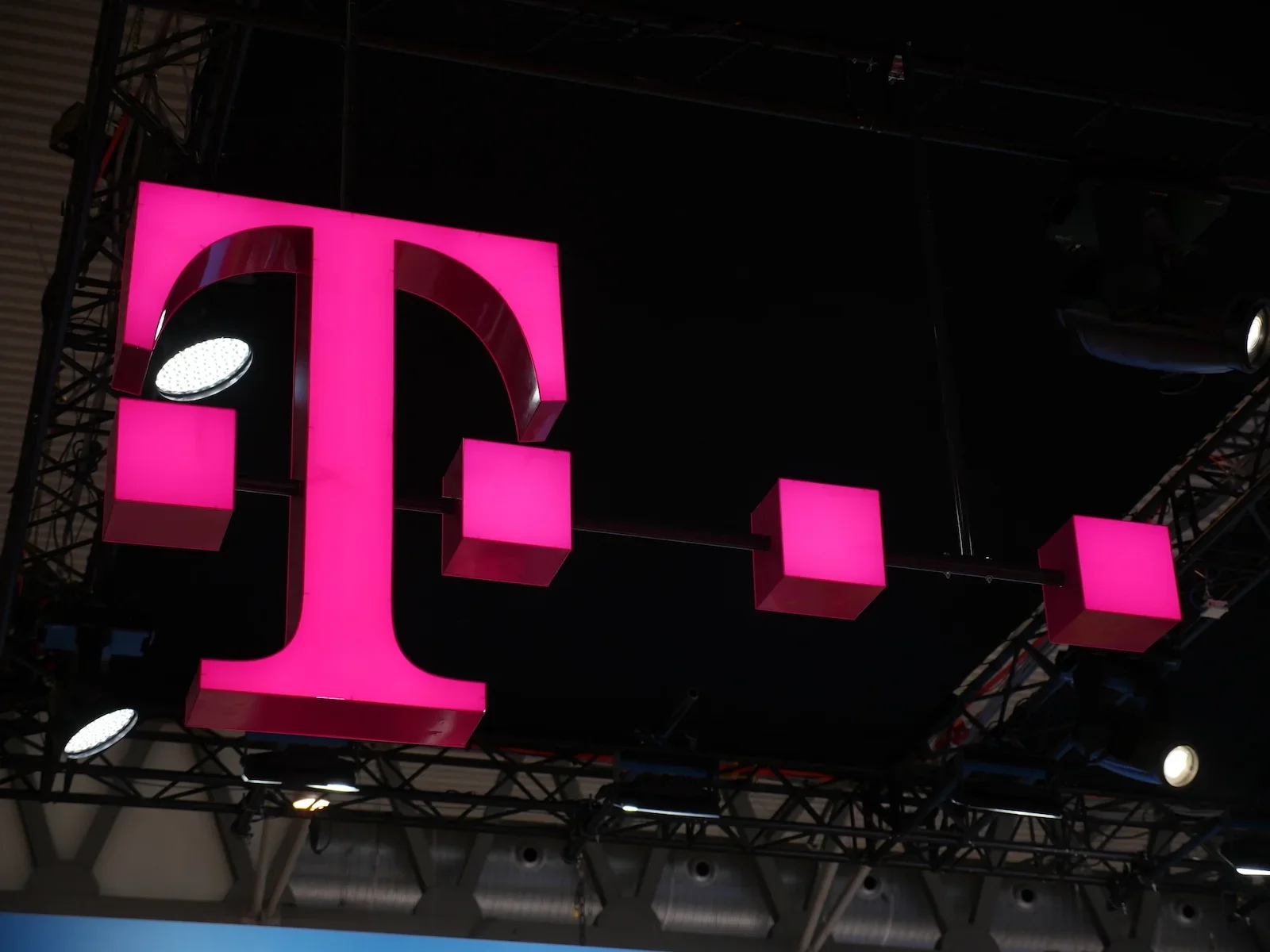 With T-Mobile, you can often get aggressive promos. | Image by PhoneArena - Best phone carriers in 2026: top carriers and networks to choose from