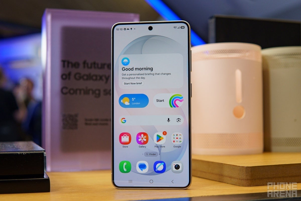 The display is compact but undeniably sharp, and the user interface is silky smooth. | Image by PhoneArena - Samsung's compact Galaxy S26 drops to an irresistible price after $200 Prime Day discount