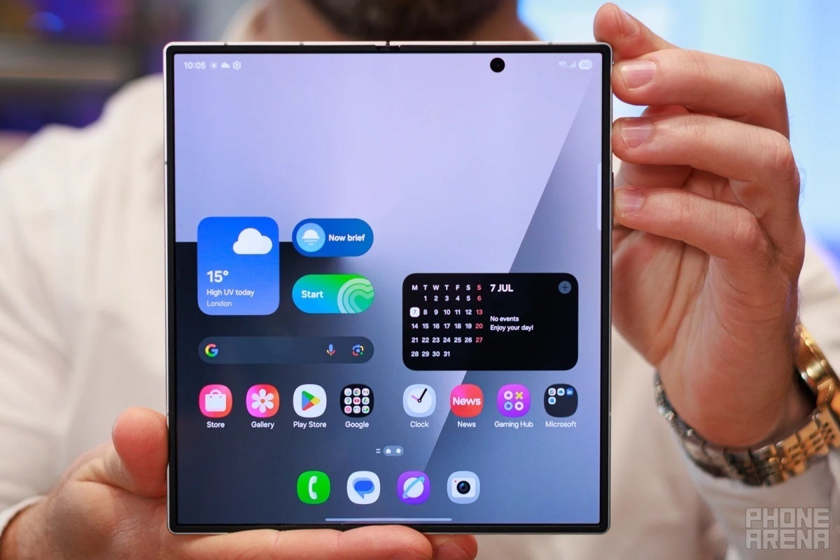 Samsung Galaxy Z Fold 7 primary screen