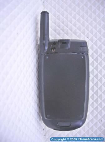FCC unveils a budget clamshell for Verizon and Sprint PCS  the UTStarcom CDM-7025