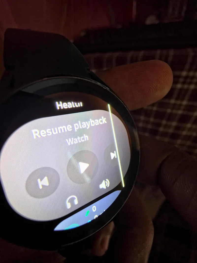 The white line issue on Galaxy Watch 4.