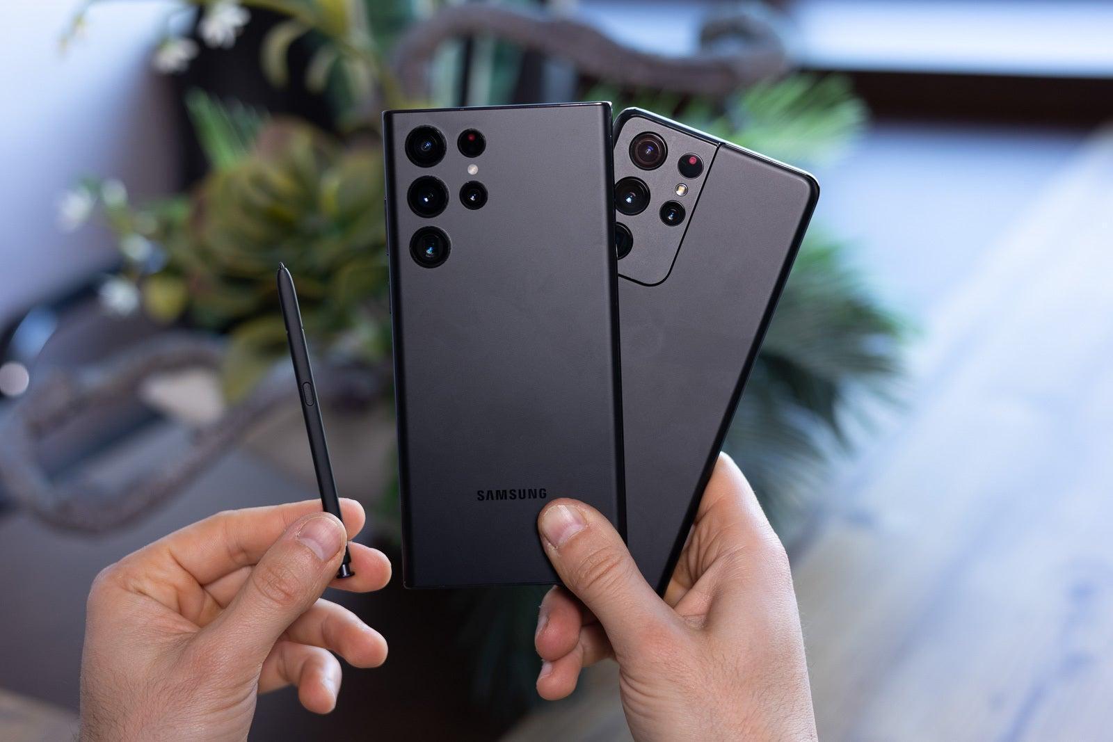 S22 Ultra on the left, S21 Ultra on the right | Image by PhoneArena - Galaxy S26 Ultra: here's how Samsung's flagship design evolved over the years