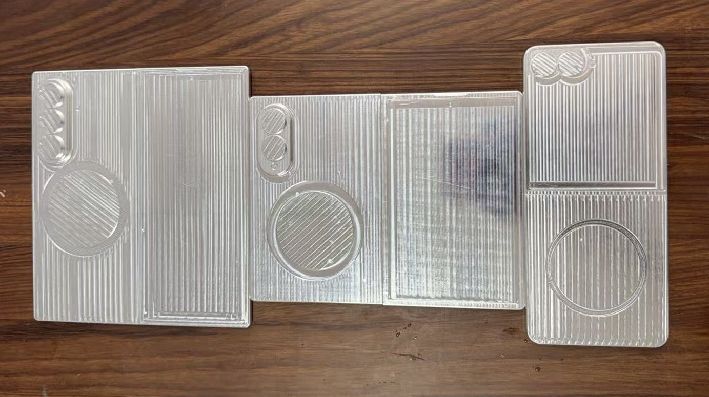 Dummy units of Fold 8 Ultra, Fold 8, and Flip 8 | Image by Sonny Dickson - Samsung Galaxy Fold 8 and Fold 8 Ultra battery and charging: Everything we know so far