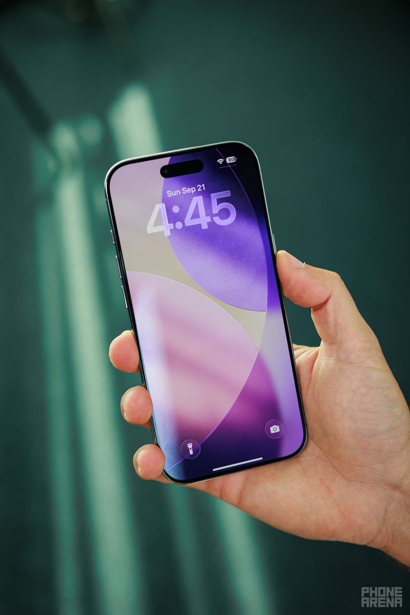 Big screen, light build | Image by PhoneArena