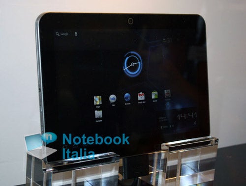 Thin Toshiba Excite Honeycomb tablet spotted at IFA 2011
