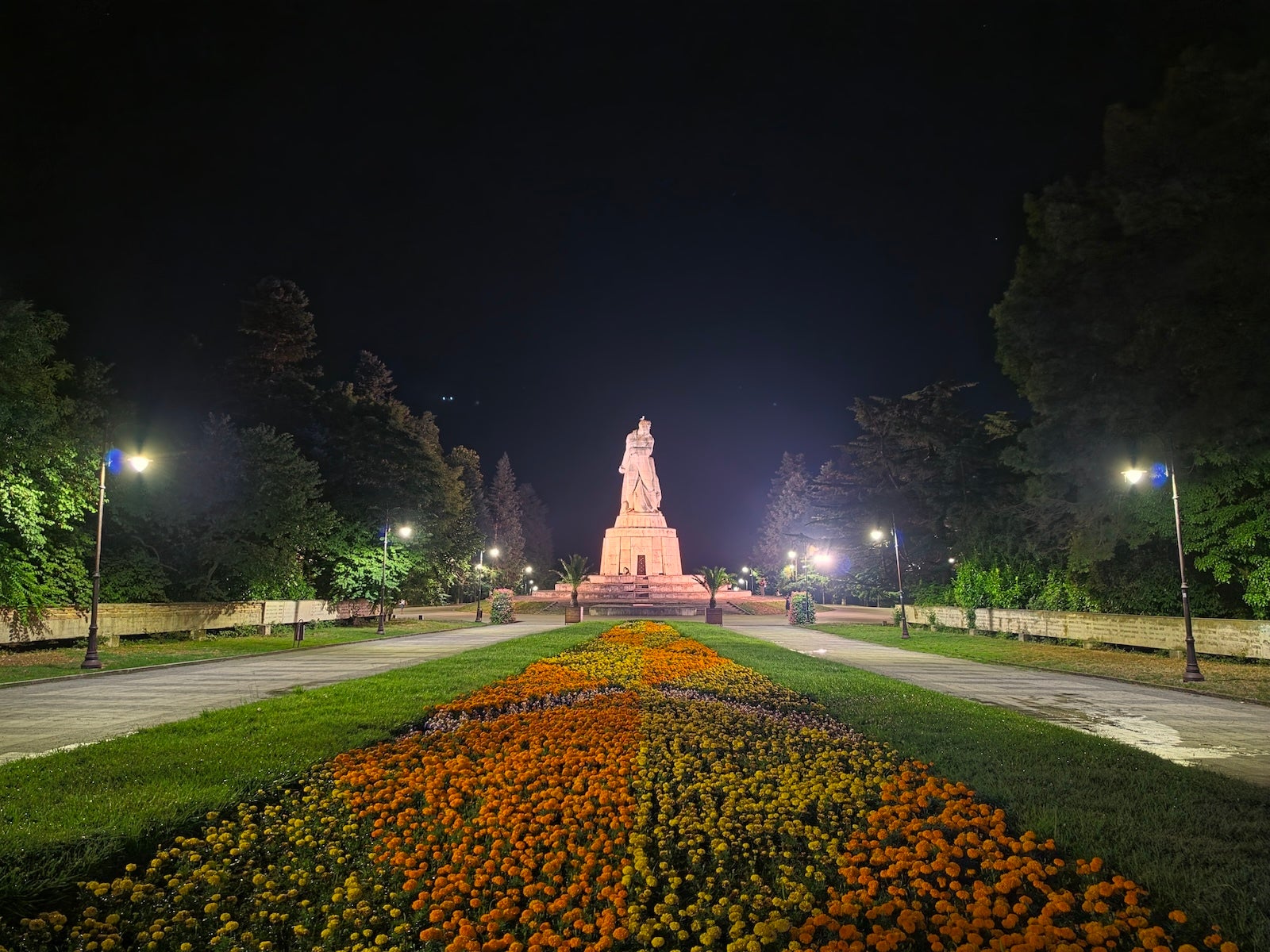 Samsung - | - Huawei Pura 90s Pro Max vs Samsung Galaxy S26 Ultra: Sample Photos Comparison