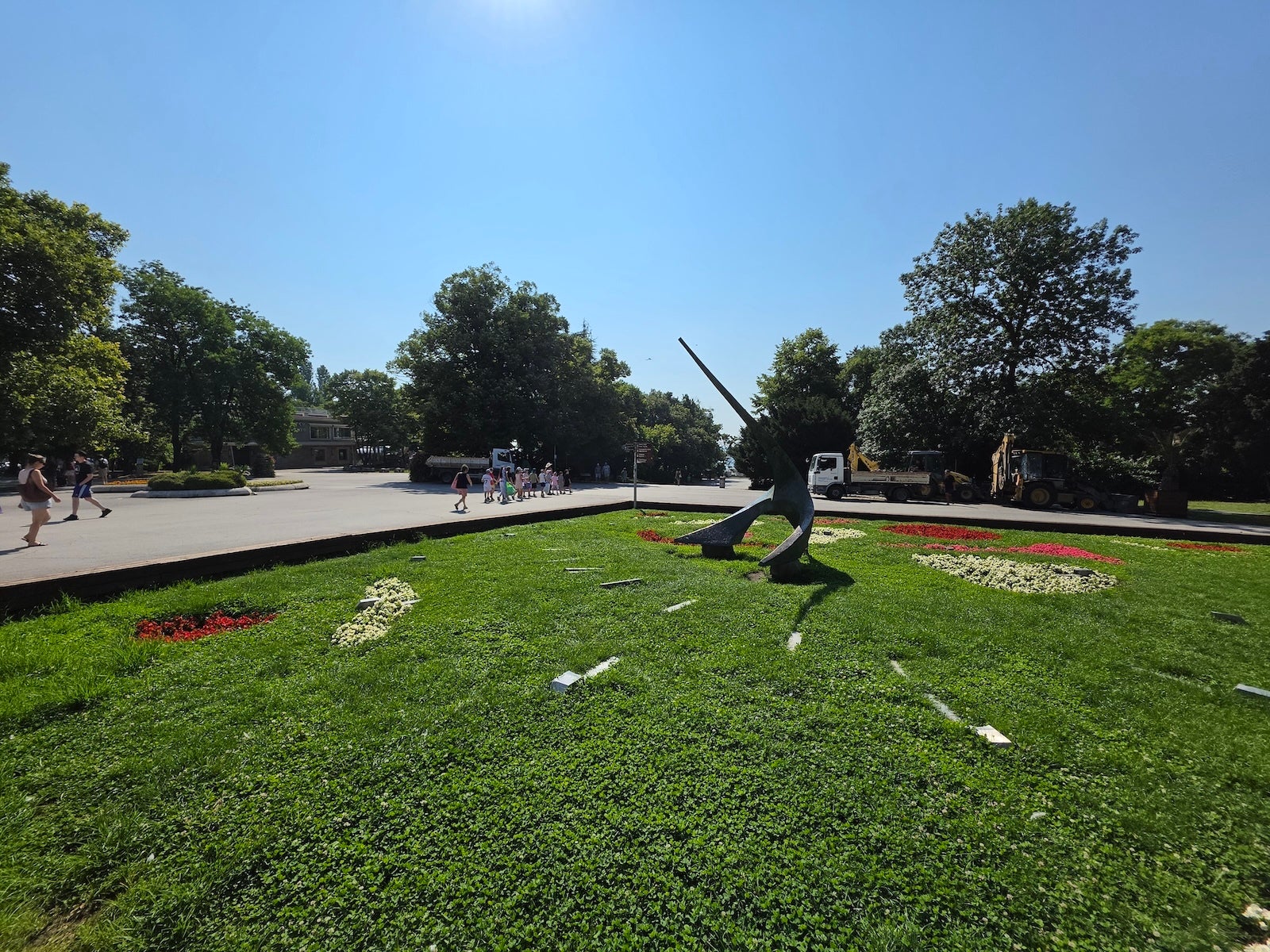 Samsung - | - Huawei Pura 90s Pro Max vs Samsung Galaxy S26 Ultra: Sample Photos Comparison