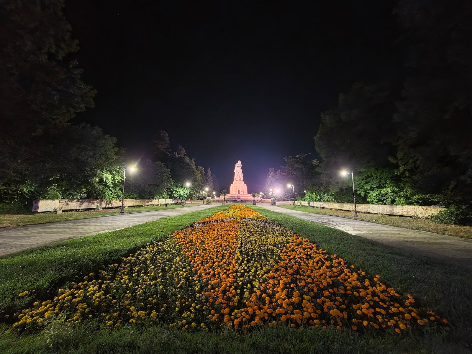 Samsung - | - Huawei Pura 90s Pro Max vs Samsung Galaxy S26 Ultra: Sample Photos Comparison