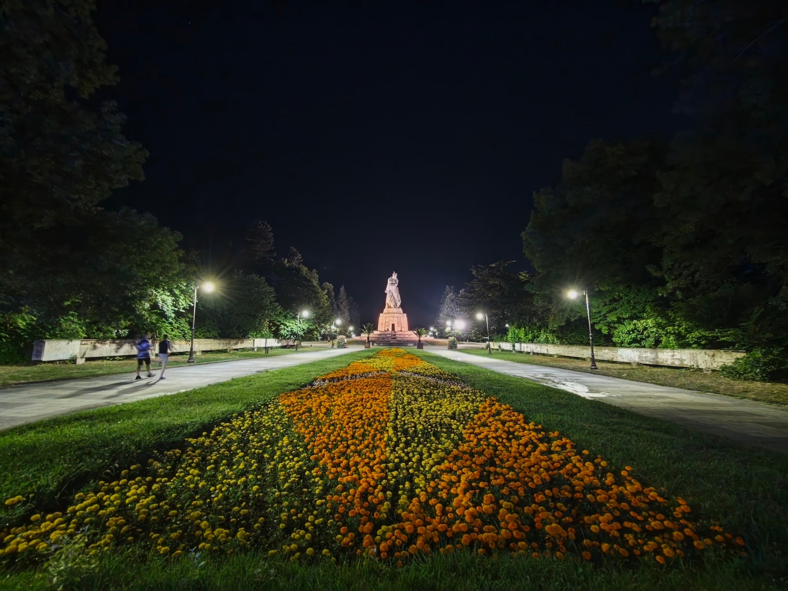 Xiaomi - | - Huawei Pura 90s Pro Max vs Xiaomi 17 Ultra: Sample Photos Comparison