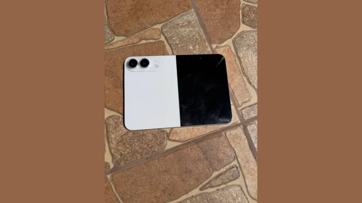 iPhone foldable.