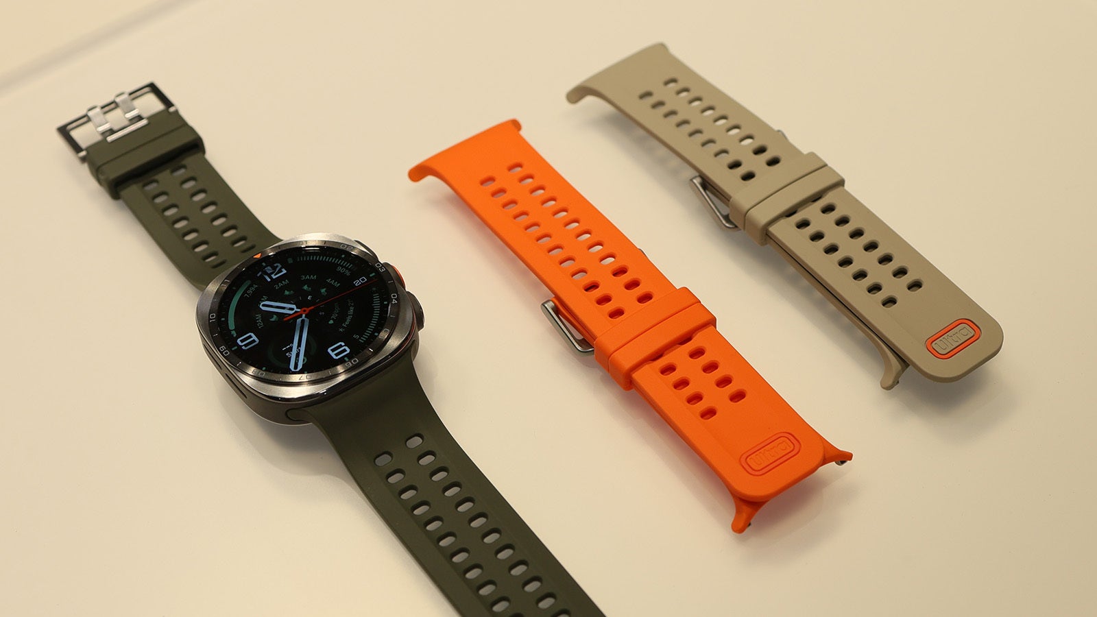 I spent an hour using the Galaxy Watch Ultra 2: Samsung finally made the ultimate smartwatch
